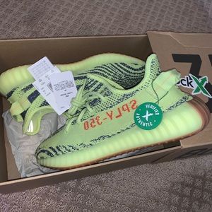 Adidas Yeezy 350 v2 (Frozen Yellow’s) (Size 9.5)